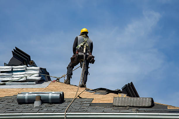 Professional Gutter Installation technician working in Lynnville, TN